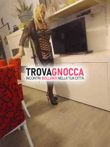 trav incantevole offre massaggi sexy lingerie un'esperienza indimenticabile. trav incantevole offre massaggi sexy lingerie un'esperienza indimenticabile.