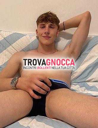 🍒 bergamo - solo oggi- marco giovanissimo studente twink biondo - 🍆 xxl molto dotato culetto vergine liscio e profumato 🍒 ragazzo dolce e cerca estranei