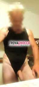 singolo bisex sia attivo che passivo.