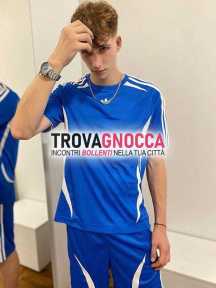 🍒 bergamo - solo oggi- marco giovanissimo studente twink biondo - 🍆 xxl molto dotato culetto vergine liscio e profumato 🍒 ragazzo dolce e cerca estranei