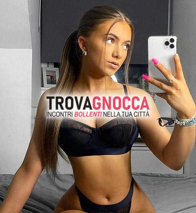 selena piÙ deliziosa sensuale e ricca passione tutte 😘👅💋
