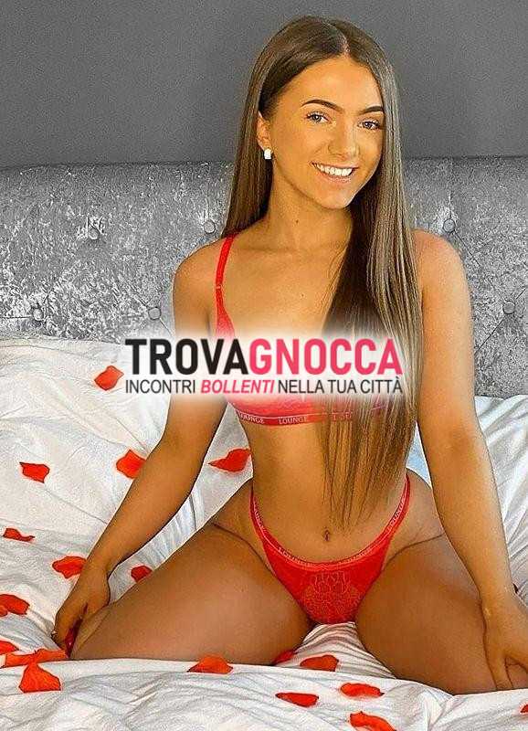 selena piÙ deliziosa sensuale e ricca passione tutte 😘👅💋