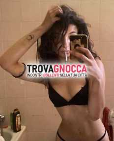 giovanissima ragazza italiana fulminea e pienissima voglia