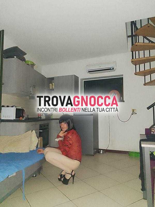 feticisti amanti calze e collant velati bergamo provincia c'e' trav passiva molto femminile pronta farvi scoprire piacere piedini leccare. 