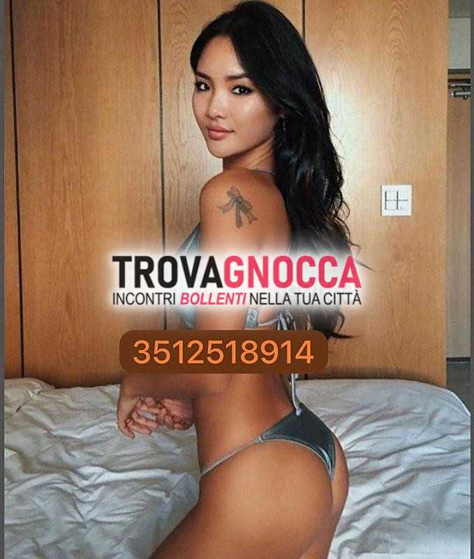 vicky thailandese veritiera porcellina giovane e vogliosa ama essere leccata e ricevere baci lingua vero uragano passione