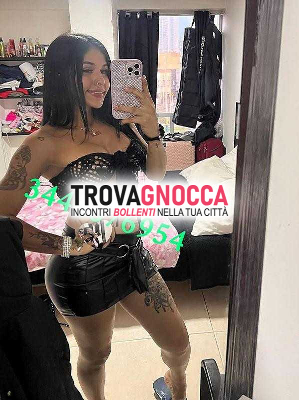 arrivata cornelia 🔝jennifer trans🔝bomba sexy.attiva.👠pronta soddisfare ogni tuo desiderio bella sorpresa gambe.festa🥳🎉💦