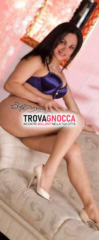 carolina femmina transex mozzafiato sorsa seduzione super dotata attiva e culone impressionante veramente troia selvaggia.