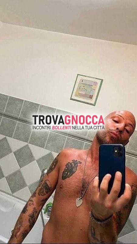 ragazzo romano ben educato e pronto far ti sorridere