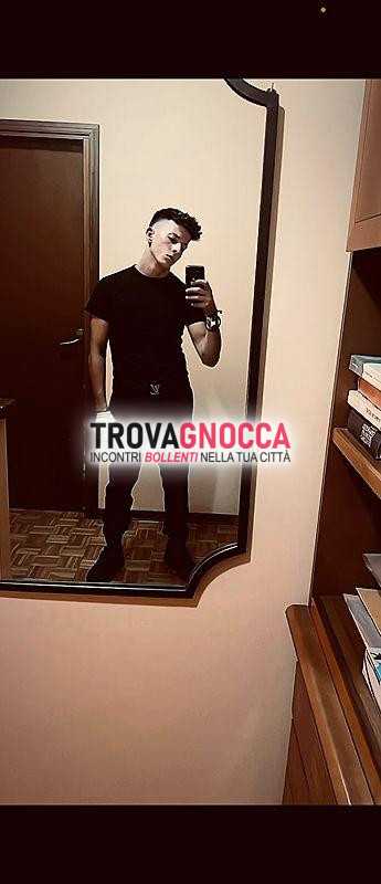 💋💦😍ragazzo giovane italiano corpo atletico È cerca divertimento donne piÙ grandi👅✊🏻