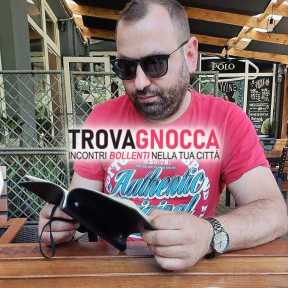 giovane ragazzo cerca donna matura o trans incontro esclusivo