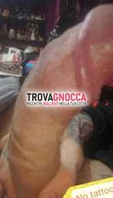 gran bel cazzo alto moro tatuato coppie etero