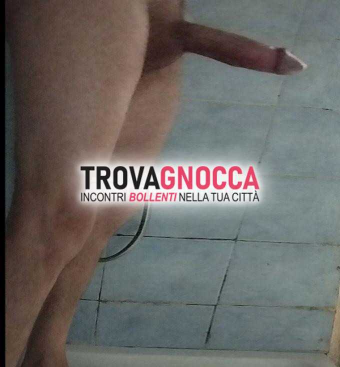 in ferie giovane ragazzo perugia nella zona metaponto raggiungo momenti indimenticabili