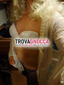 a viareggio trav sensuale max 30 anni pronta divertirsi camper completamente nuda