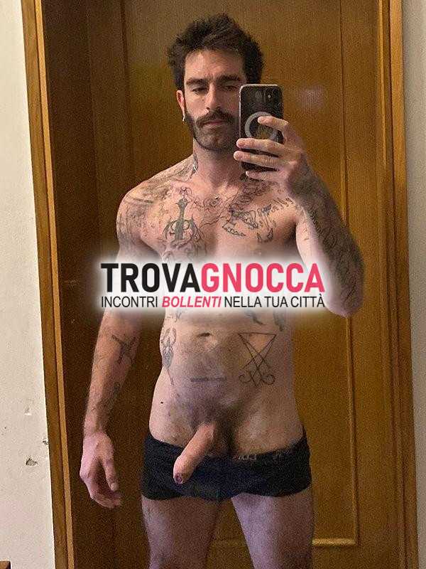 maschio bolo centro guarda foto