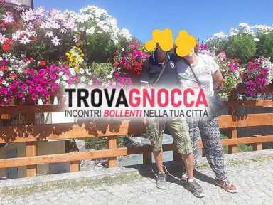 coppia italiana sposata 59 anni lui e 58 anni lei cerca donna single bisex 40 e 60 anni un'amicizia divertente e giocare insieme coppia. no uomini grazie