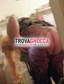 piacere sono uomo passivo cui nome d'arte è lady indosso intimo femminile e mio lato b è assolutamente pulito e sano sono qui perché sono desideroso essere montato stallone.