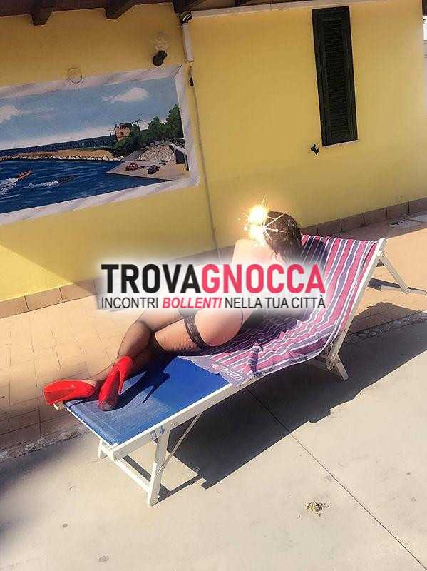 italiana baccio sensuale anche cio' che rigurda altrui desideri