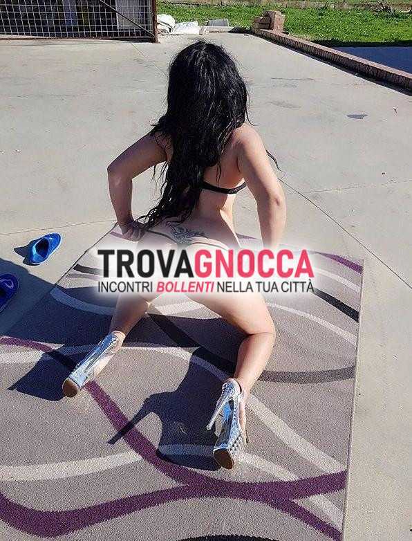 italiana baccio sensuale anche cio' che rigurda altrui desideri