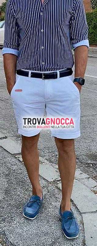 cerco uomini maturi dai 60 anni poi. ho 38 anni sono forma colto versatile e ben dotato.