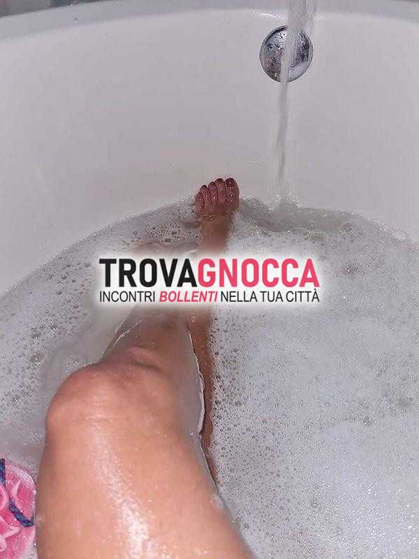 vera padrona cerca schiavi sottomessi.