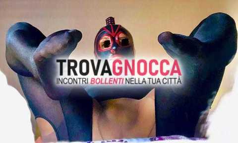 feticista troia super travesta att.pass. chi ama nylon collant e pesante fetish. strap on latex e pissing un'esperienza indimenticabile