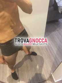 cerco qualcuno che venga condividere momenti passione chiavare solo donne