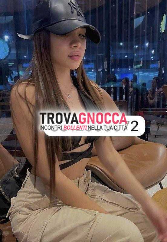 appena arrivata sono massaggiatrice bellissima strafigona e dolce miele e calda fuoco. mia incredibile sensualità mi rende unica nel mio genere. preparati vivere un'esperienza indimenticabile