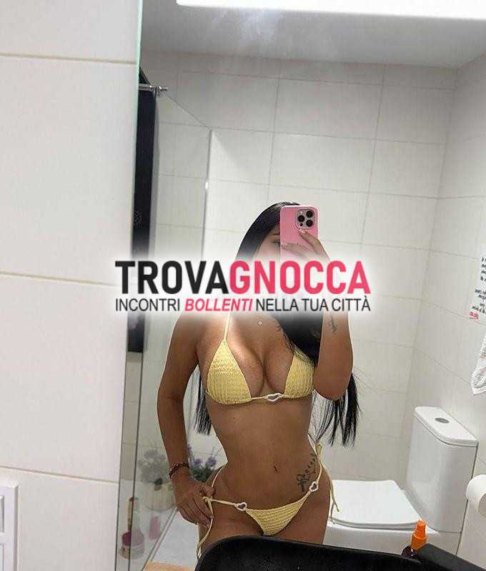 🟩🟩incantevole🟪modella brasiliana alta 1.70 e snella ti aspetto cibarti mio seno naturale 7 foto 💯 autentiche