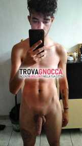 appena arrivato ragazzo fame insatisfatta gioia e provate piaceri