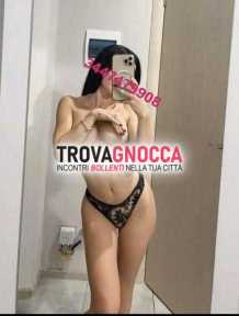 novitÀ lido jesolo❤️❤️valentina❤️trioietta insaziabile🔝💣🔞 sua bocca calda è pronta offrirti pompini favolosi che soddisferanno ogni tuo desiderio😍🤤