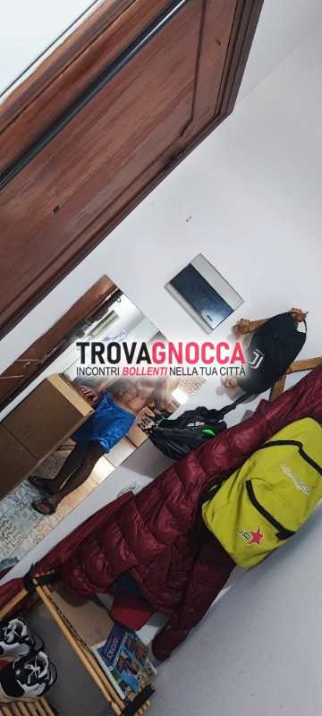 🔥🔥 bellissimo ragazzo dominante 💪bisex curioso . molto maschile- magro- atletico- ben dotato 20 cm attivo 🔥🔥