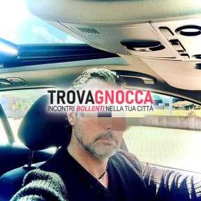 singolo autentico e non mercenario preziosa esperienza gioco cerca coppie o singole interessate momenti intensi e divertenti.