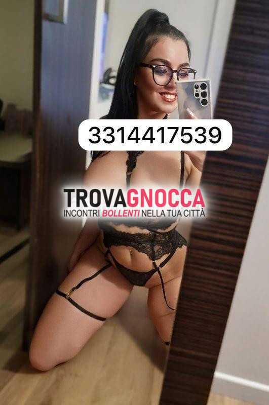 alba adriatica♥️laura♥️🥰sono giovane👅 che ama tantissimo chiavare.❤️sono assolutamente reale e adoro fare esattamente cio' che scrivo.