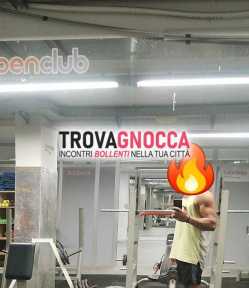 sono uomo muscoloso un'energia sessuale travolgente. mio attributo è notevole misura ben 20 centimetri. 🍆🍆