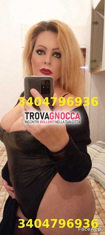 zumpano rende nord ti aspetto nel mio camper ben climatizzato milf bionda morbida e affascinante pronta farsi cavalcare dea delle delizie pompe sogno e clitoride esplosivo