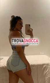 foto autentica 💣👅 vagina aperta pulita e bagnata💦💥 sensuale🦊 troia calda disponibile 24 ore 24 🎉🥳