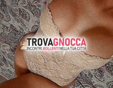 sono giovane donna astuta estremamente seducente e sorriso irresistibile.