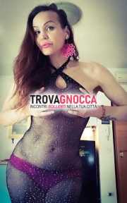 jolanda trans È un'italiana sensuale femminile e superdotata sempre pronta suo bel giocattolino. donna versatile e versatile sempre vogliosa preliminari al naturale