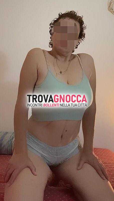 alexa bellissima donna periferia 🌶️🌶️🌶️ dolce miele e piccante peperoncino È vera porcellina🔥🔥. foto reale 