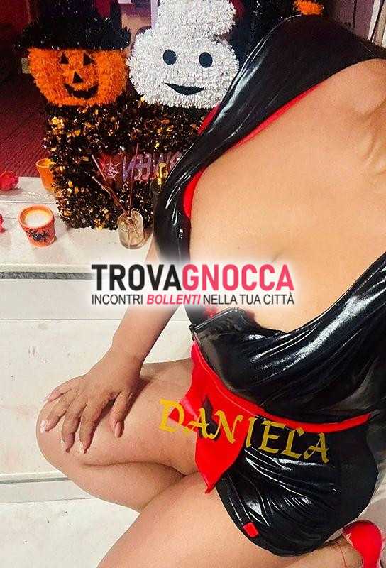 ferma scopri buco glorioso che nessuno ha mai visto solo io tettona naturale offro massaggio tantra body to body sulla milking table piazza re roma. È un'esperienza unica che non puoi perdere