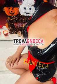 ferma scopri buco glorioso che nessuno ha mai visto solo io tettona naturale offro massaggio tantra body to body sulla milking table piazza re roma. È un'esperienza unica che non puoi perdere