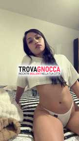 affascinante ragazza via de filippis