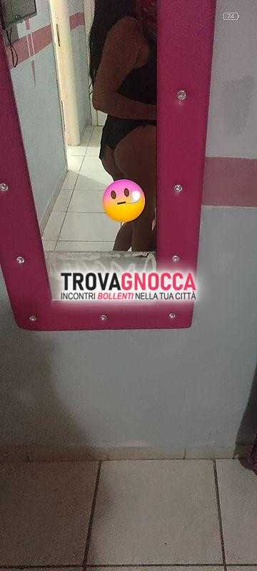 calda donna napoletana albergo notte indimenticabile