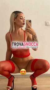 ramona bella est ❤️ chiamami scoprire tutto quello che ho punta lingua