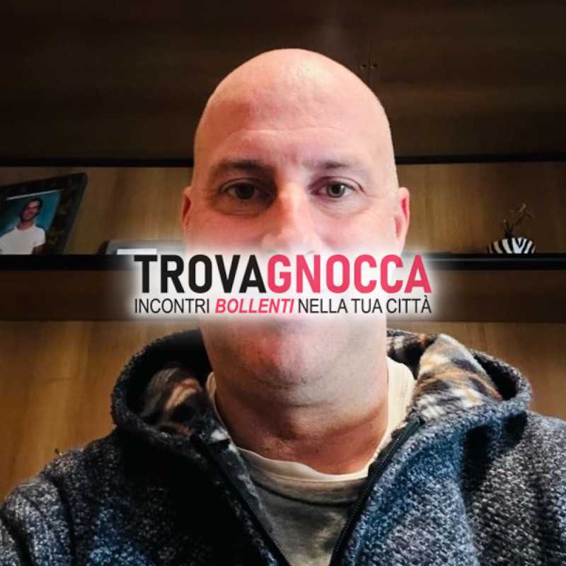 bel uomo etero aspetta mogli massaggi intriganti e altro