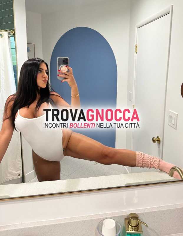 ciao vivo qui ❤como❤. ho culo grosso😍🍑