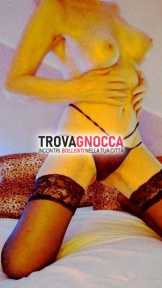 milf italiana statuaria radiante dolce e sexy. 👠