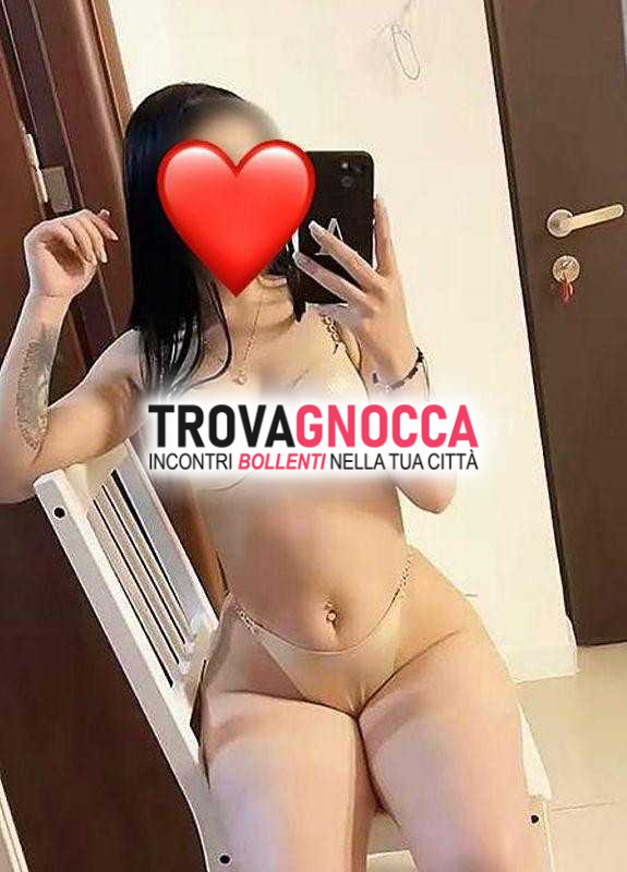 sono maria novità assoluta nel mondo dell'intrigo. napoletana e affascinante sono 25enne reale che ti raggiungo ovunque tu voglia alberghi appartamenti o uffici.