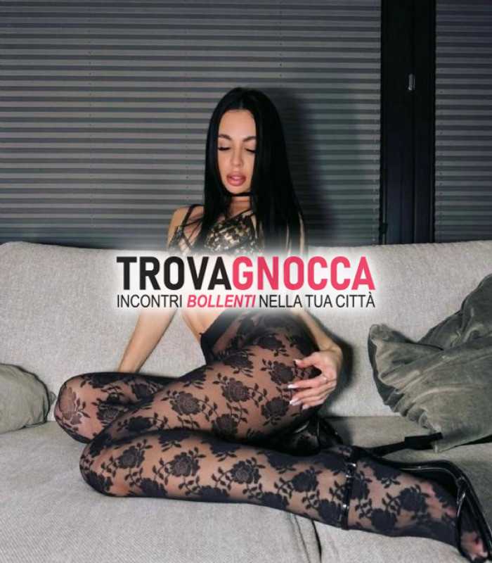 emy studentessa italiana disponibile videochiamata