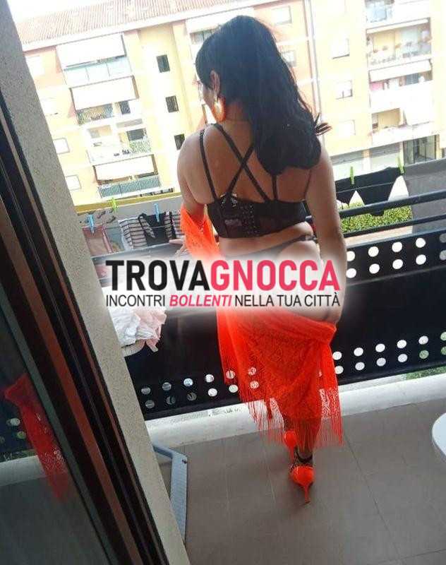 appena arrivata😘 porto d'ascoli martina È qui😘 tua zoccoletta sempre attiva pronta esplodere mio latte💦💦🍼. vieni godere momenti piacevoli insieme me